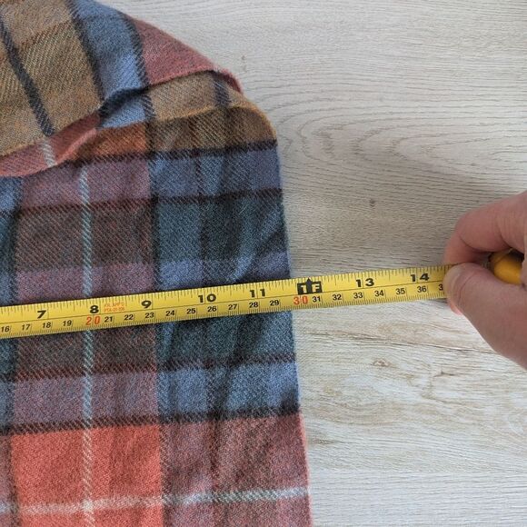 Highland Tartan Tweeds of Scotland 100% Lambswool Buchanan Antiques Scarf - Picture 8 of 10